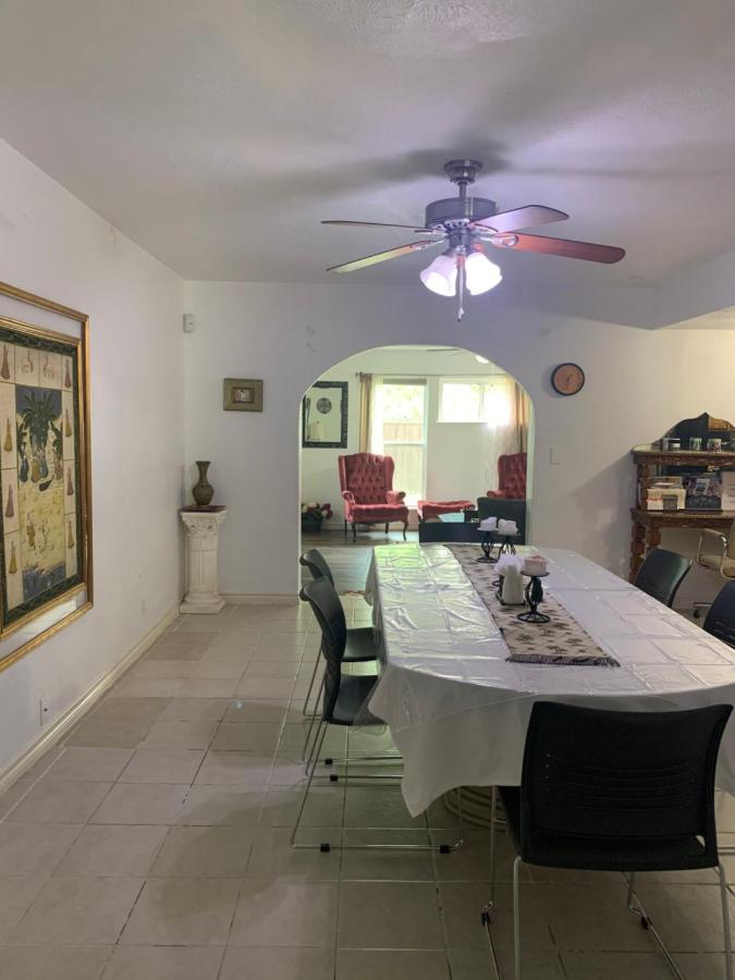 Oasis 3 Near Dfw Airport With Mediterranean Setting Irving Esterno foto