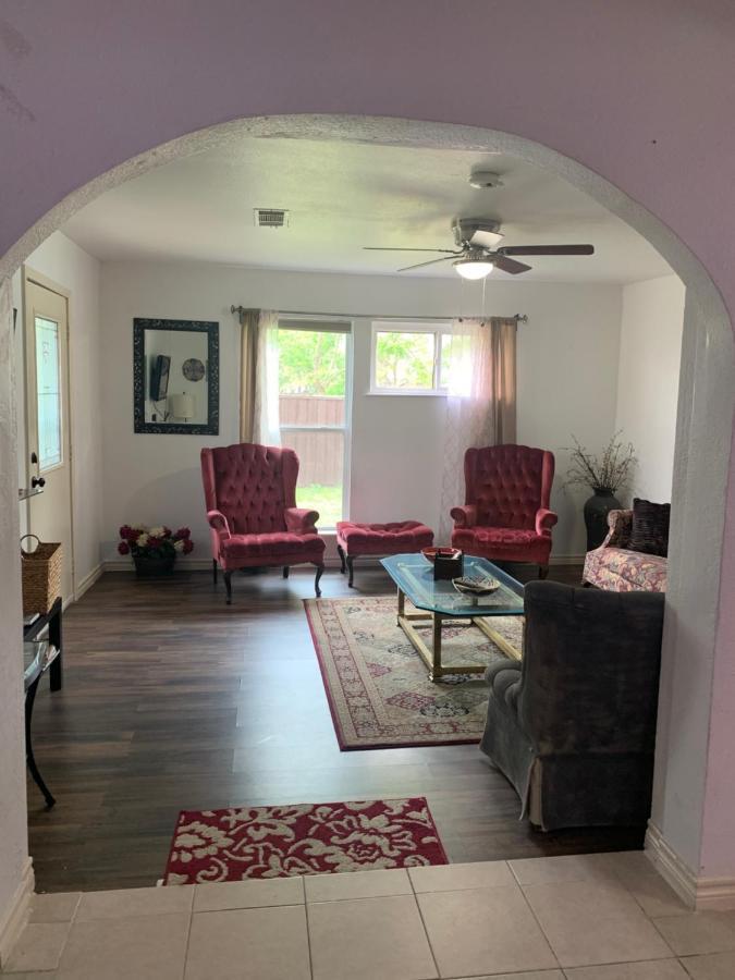 Oasis 3 Near Dfw Airport With Mediterranean Setting Irving Esterno foto